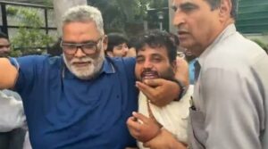 pappu yadav attacked with slipper ians (1)