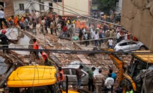 Delhi building collapse 3