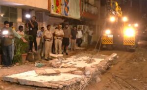 building collapse in delhi satya niketan 6 dead ians (1) (1)