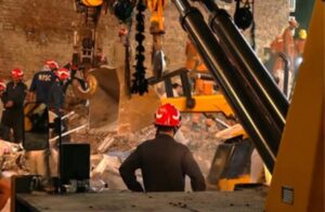 delhi building collapse 5 dead IANS (1)