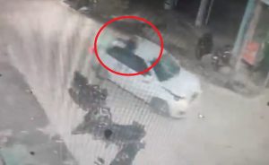 Kanpur man dragged over car dies (1)